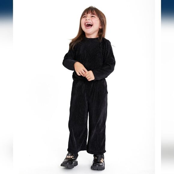 Nwt Girls Christmas Outfit, Wide leg pants and Top, Red or Black - Picture 9 of 16